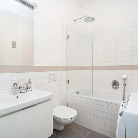 Daire Stylish Flat With Terrace And Ac Prag