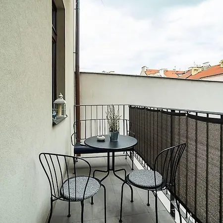 Apartamento Stylish Flat With Terrace And Ac Praga