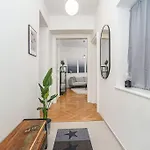 Stylish Flat With Terrace And Ac *