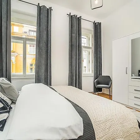 公寓 Stylish Flat With Terrace And Ac *