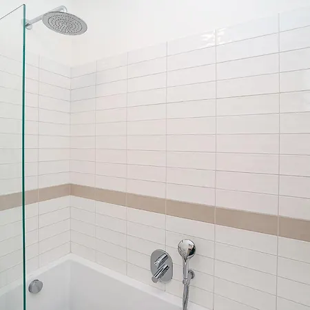 Stylish Flat With Terrace And Ac 公寓