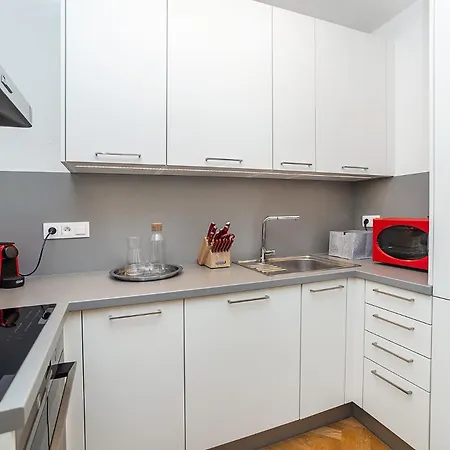 Stylish Flat With Terrace And Ac 公寓