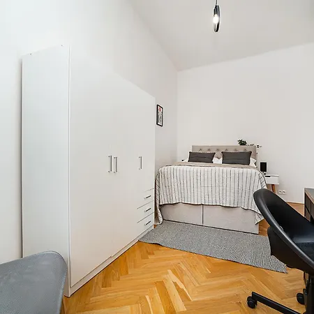 Stylish Flat With Terrace And Ac