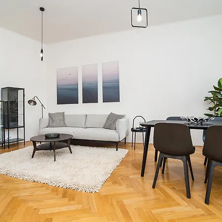 公寓 Stylish Flat With Terrace And Ac *
