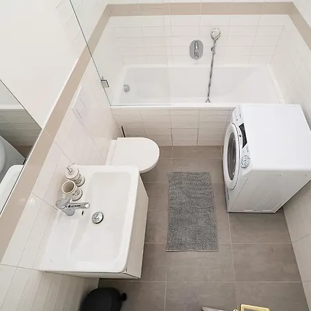 Stylish Flat With Terrace And Ac