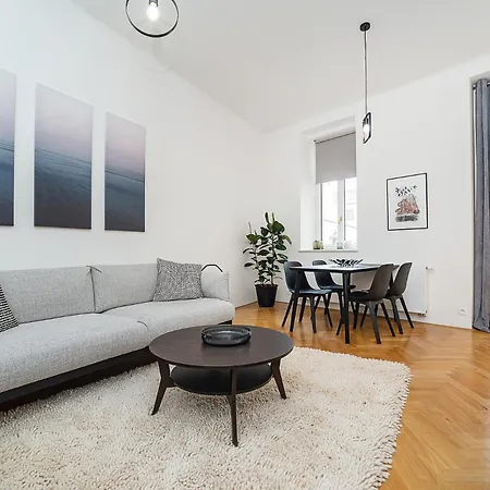 Stylish Flat With Terrace And Ac
