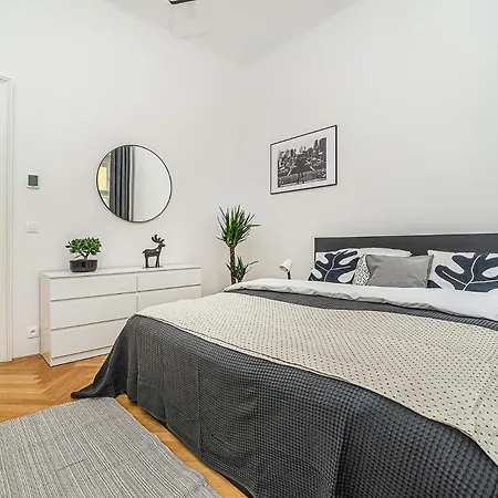 Stylish Flat With Terrace And Ac 公寓