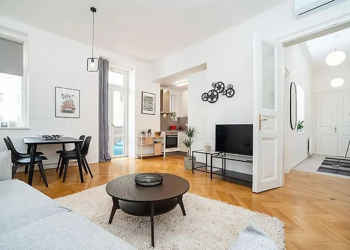 Apartment Stylish Flat With Terrace And Ac