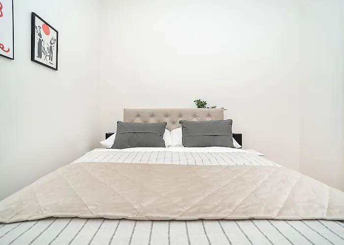 Stylish Flat With Terrace And Ac Prag