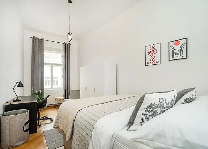 Lägenhet Stylish Flat With Terrace And Ac *