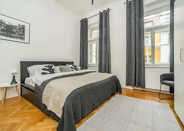 Stylish Flat With Terrace And Ac